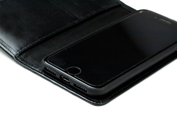 iPhone Case aus Leder mit integrierter schwarzer Kunststoffschale PREMIUM LEDER BOXCALF schwarz (glatt)