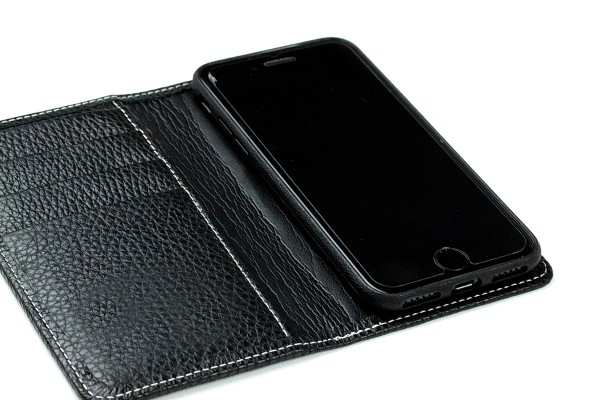 iPhone Case aus Leder mit integrierter schwarzer Kunststoffschale PREMIUM LEDER SOFT GRAIN schwarz (genarbt)