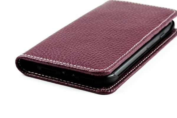 iPhone Case aus Leder mit integrierter Kunststoffschale PREMIUM LEDER SOFT GRAIN aubergine (genarbt)