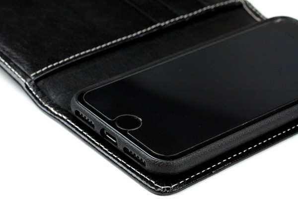 iPhone Case aus Leder mit integrierter schwarzer Kunststoffschale PREMIUM LEDER VINTAGE Anilin schwarz