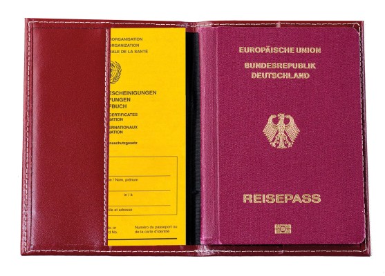 Reisepass / Impfausweis Etui CAMBRIDGE Top Grain Rindspaltleder mit heller Kontrastnaht rot